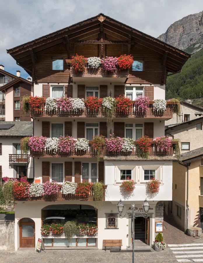 Meuble Garni Della Contea Hotel Bormio Exterior photo